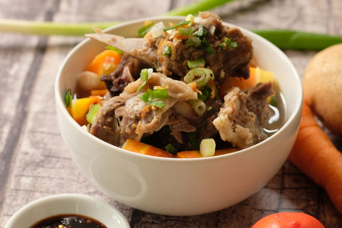 Sambel Lalap & Sop Iga: Rasa Hangat yang Menghampiri Setiap Pagi di Cilacap